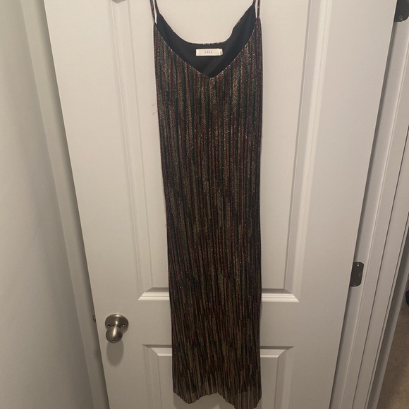 Gorgeous multicolored sequin dress - Picture 2 of 2